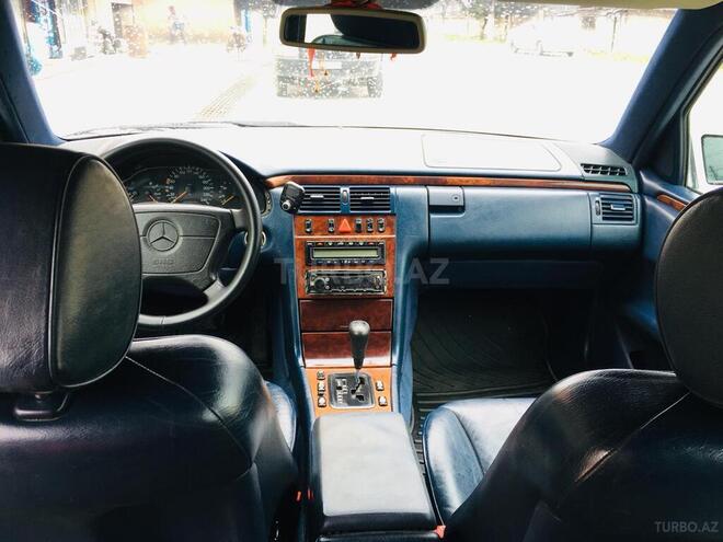 Mercedes E 240 1998, 205,000 km - 2.4 л - Quba