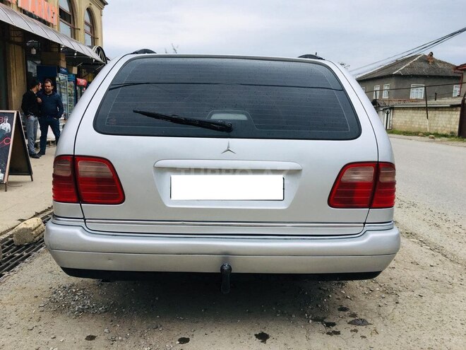 Mercedes E 240 1998, 205,000 km - 2.4 л - Quba