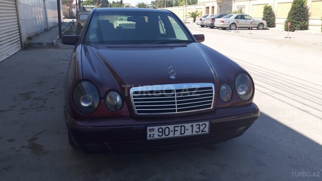 Mercedes E 200 1997, 270,000 km - 2.0 l - Bakı