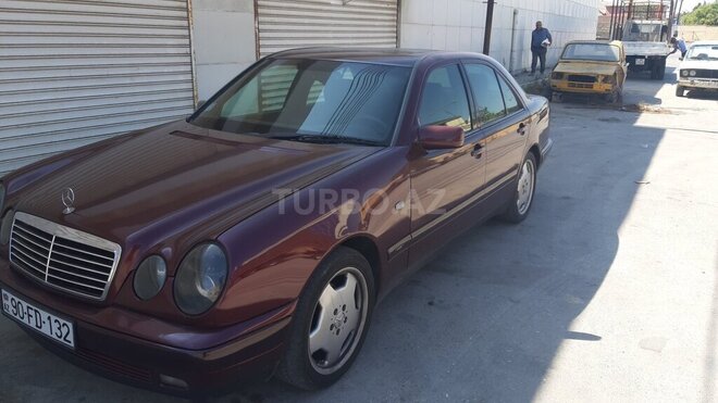 Mercedes E 200 1997, 270,000 km - 2.0 l - Bakı