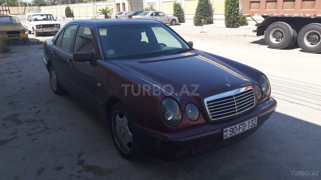 Mercedes E 200 1997, 270,000 km - 2.0 l - Bakı