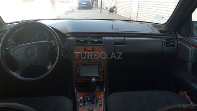 Mercedes E 200 1997, 270,000 km - 2.0 l - Bakı
