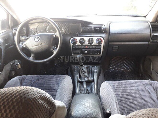 Opel Omega 1994, 235,000 km - 2.5 l - Bakı