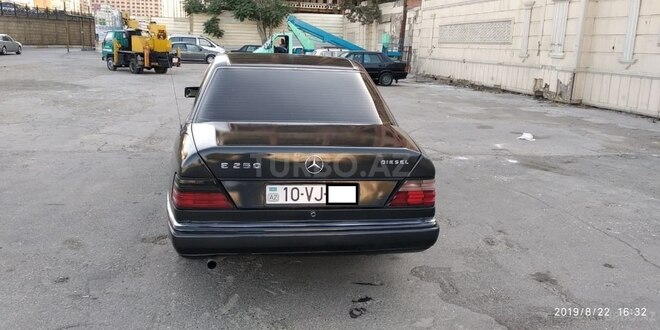 Mercedes E 200 1993, 471,536 km - 2.0 l - Bakı