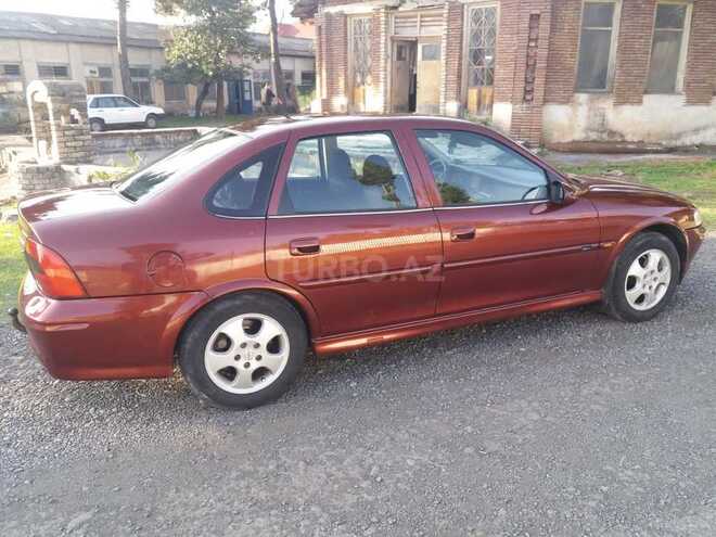Opel Vectra 1999, 247,000 km - 1.8 l - Qax