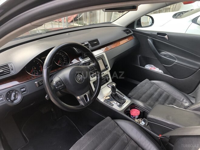 Volkswagen Passat 2010, 122,000 km - 1.8 л - Bakı