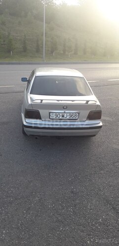 BMW 320 1991, 380,051 km - 2.0 l - Qusar