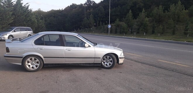 BMW 320 1991, 380,051 km - 2.0 l - Qusar