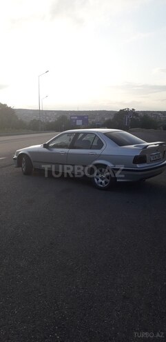BMW 320 1991, 380,051 km - 2.0 l - Qusar