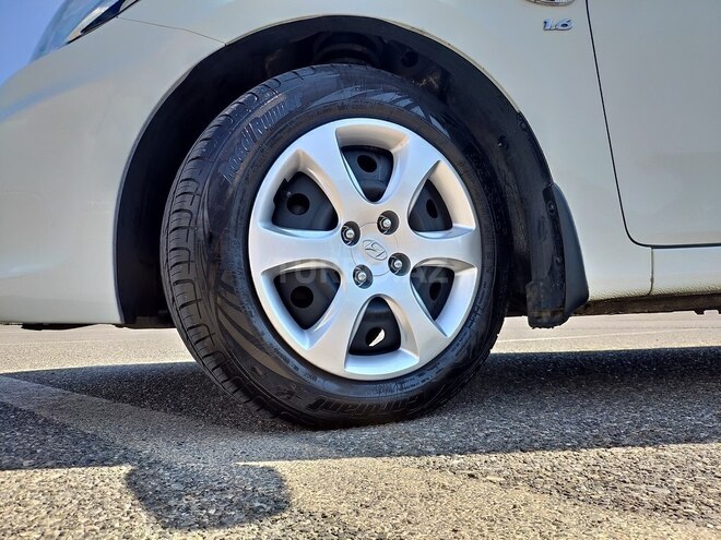 Hyundai Accent 2014, 100,000 km - 1.6 l - Bakı