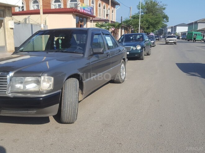 Mercedes 190 1991, 500,501 km - 1.8 л - Astara