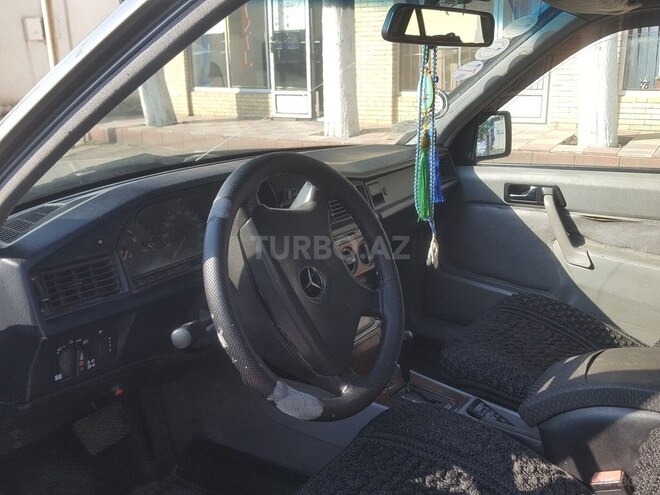 Mercedes 190 1991, 500,501 km - 1.8 л - Astara