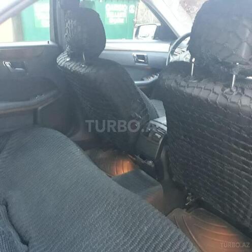 Mercedes E 220 2009, 406,000 km - 2.2 л - Quba