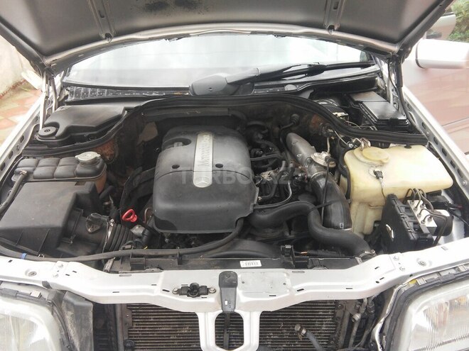 Mercedes C 220 2000, 250,000 km - 2.2 l - Bakı