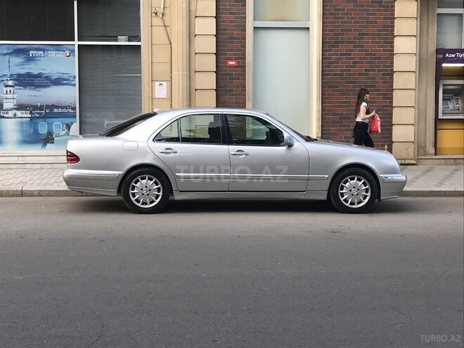 Mercedes E 200 2001, 296,245 km - 2.0 л - Gəncə
