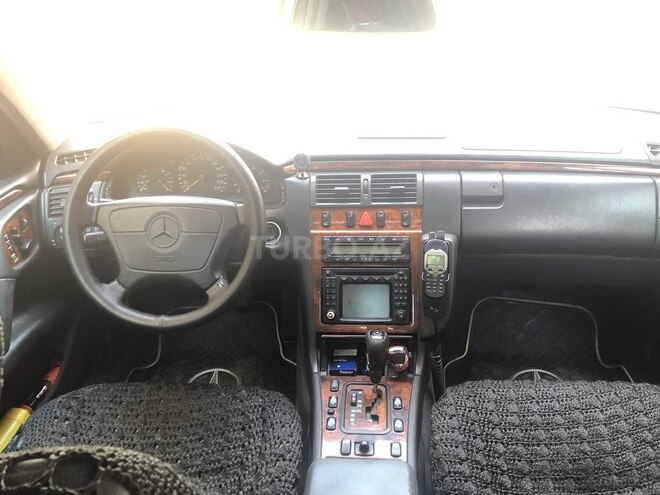 Mercedes E 240 1998, 312,400 km - 2.4 л - Bakı