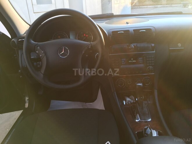 Mercedes C 220 2006, 174,400 km - 2.2 л - Bakı