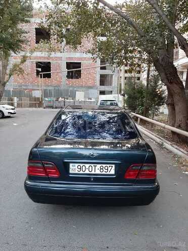 Mercedes E 240 1998, 129,300 km - 2.4 l - Bakı