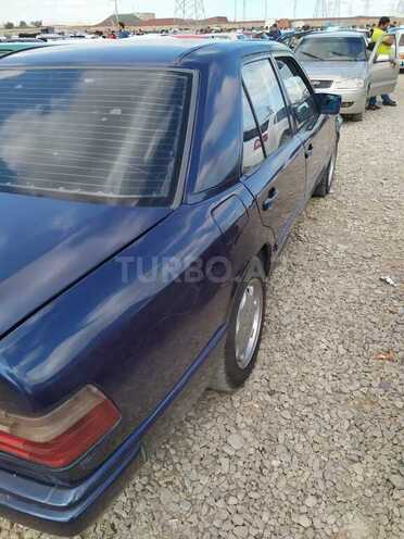 Mercedes E 250 1986, 320,000 km - 2.5 l - Bakı