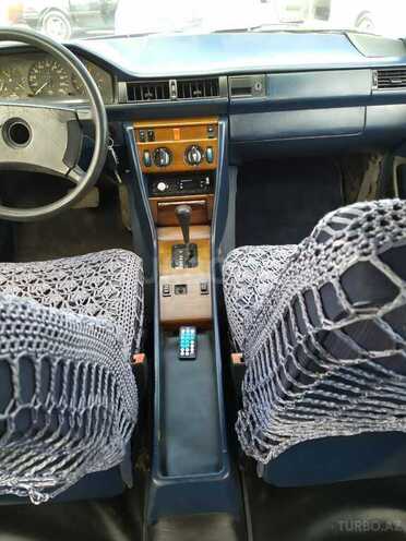 Mercedes E 250 1986, 320,000 km - 2.5 l - Bakı