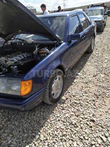 Mercedes E 250 1986, 320,000 km - 2.5 l - Bakı