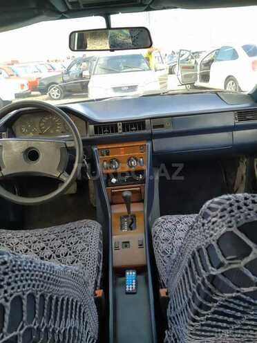 Mercedes E 250 1986, 320,000 km - 2.5 l - Bakı