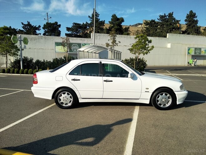 Mercedes C 180 2000, 334,000 km - 1.8 l - Bakı