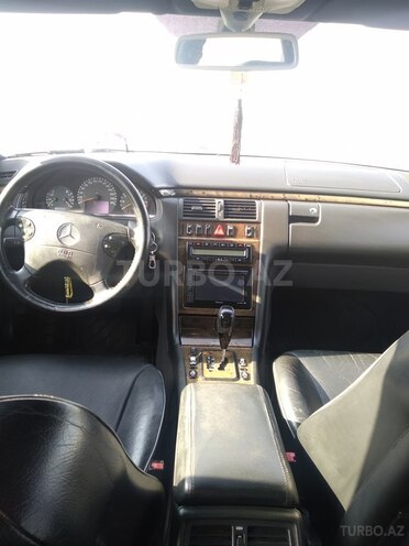Mercedes E 320 2000, 350,000 km - 3.2 l - Saatlı