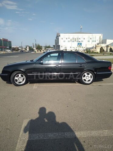 Mercedes E 320 2000, 350,000 km - 3.2 l - Saatlı