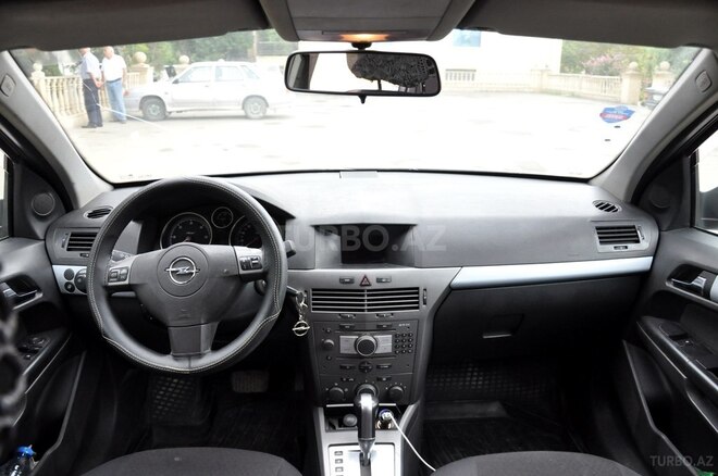 Opel Astra 2005, 307,000 km - 1.9 l - Saatlı