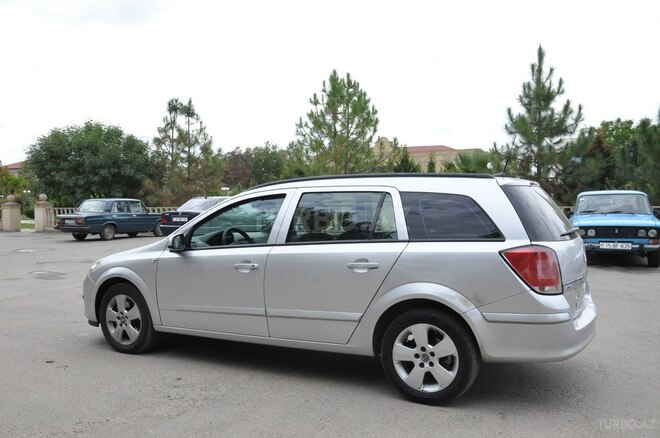 Opel Astra 2005, 307,000 km - 1.9 l - Saatlı
