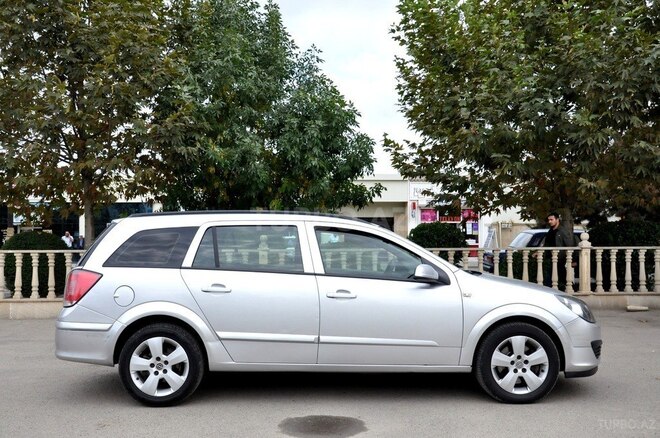 Opel Astra 2005, 307,000 km - 1.9 l - Saatlı