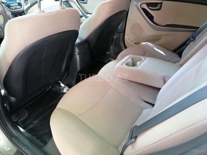 Hyundai Elantra 2015, 74,000 km - 1.8 л - Bakı