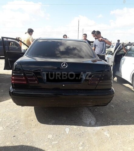 Mercedes E 230 1997, 280,000 km - 2.3 л - Bakı