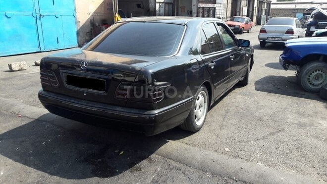 Mercedes E 230 1997, 280,000 km - 2.3 л - Bakı