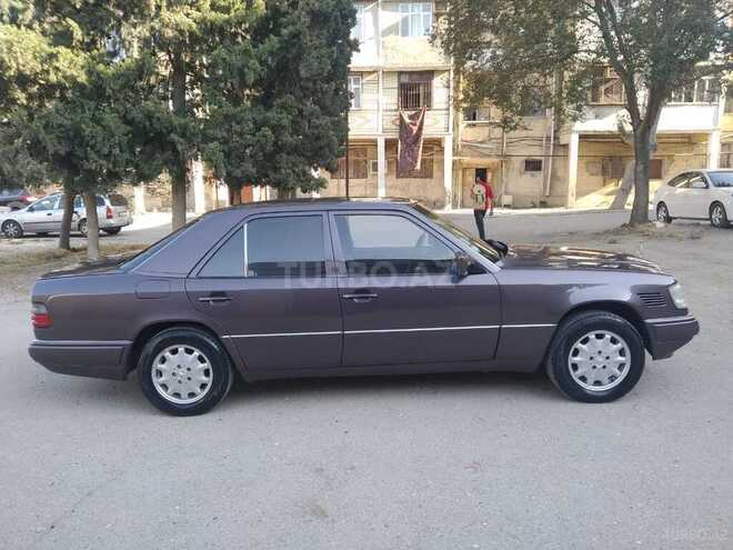 Mercedes E 250 1993, 265,000 km - 2.5 l - Bakı