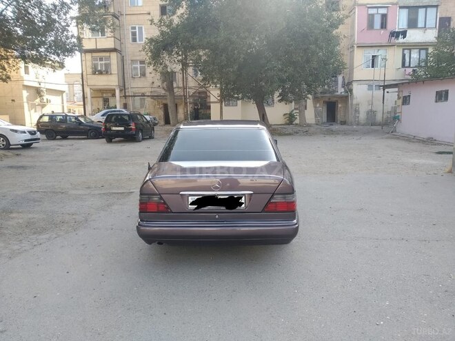 Mercedes E 250 1993, 265,000 km - 2.5 l - Bakı