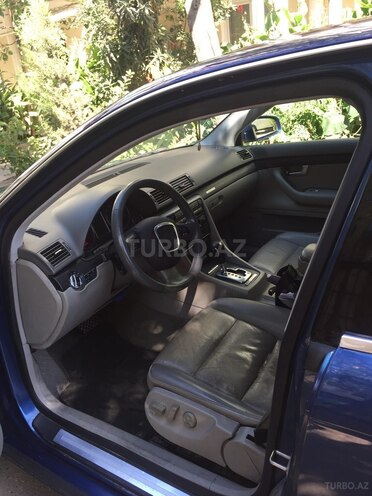 Audi A4 2004, 276,000 km - 2.0 l - Bakı