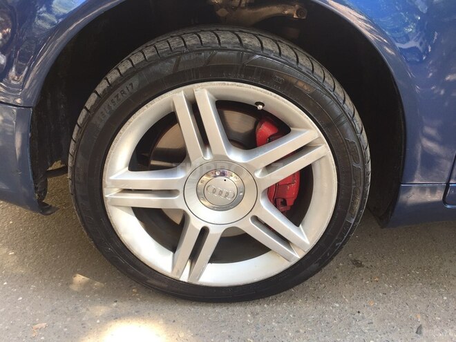 Audi A4 2004, 276,000 km - 2.0 l - Bakı