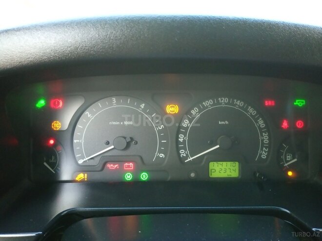 Land Rover Discovery 2003, 190,000 km - 4.0 l - Qusar