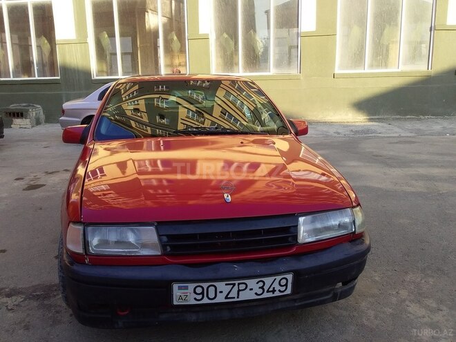 Opel Vectra 1990, 300,000 km - 2.0 л - Bakı