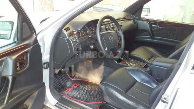 Mercedes E 230 1996, 180,567 km - 2.3 л - Bakı