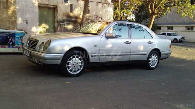 Mercedes E 230 1996, 180,567 km - 2.3 л - Bakı