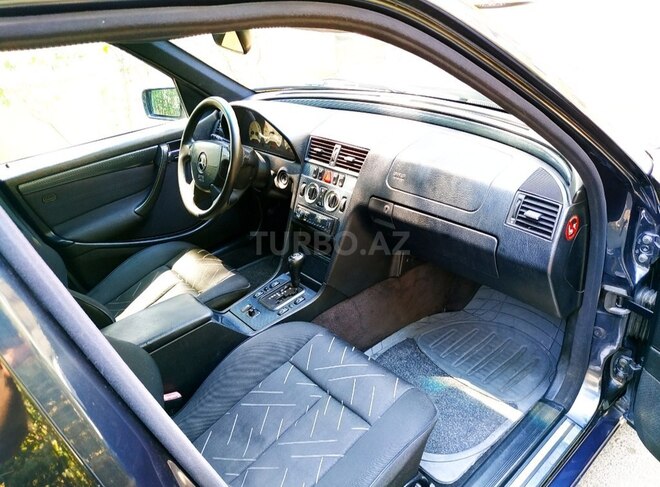 Mercedes C 240 1999, 211,000 km - 2.4 l - Bakı