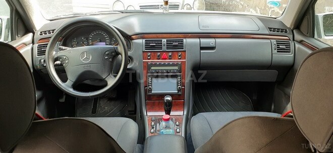 Mercedes E 280 2000, 283,000 km - 2.8 л - Bakı