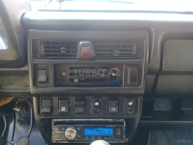 LADA (VAZ) Niva 2010, 180,000 km - 1.7 l - Qusar