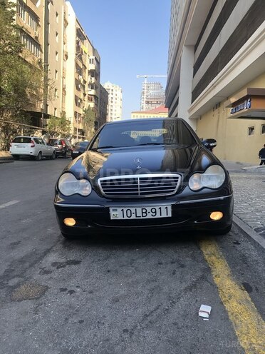 Mercedes C 220 2002, 210,000 km - 2.2 l - Bakı