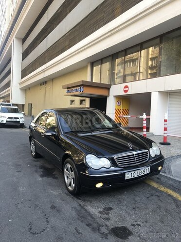 Mercedes C 220 2002, 210,000 km - 2.2 l - Bakı