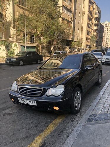 Mercedes C 220 2002, 210,000 km - 2.2 l - Bakı