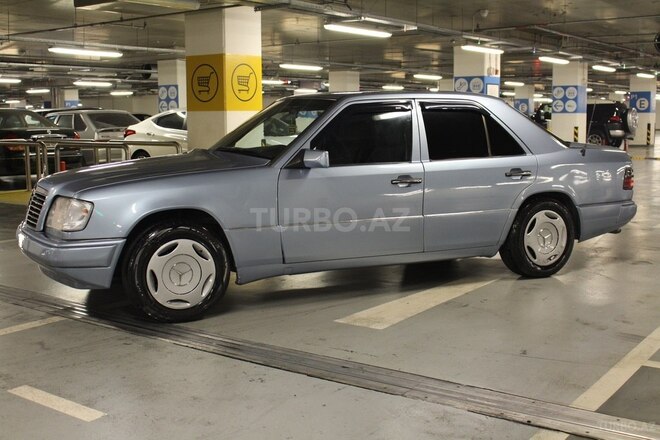 Mercedes E 300 1986, 425,000 km - 3.0 l - Bakı